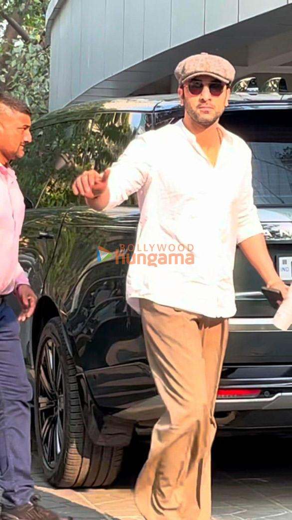 photos ranbir kapoor snapped at a dubbing studio 1 2
