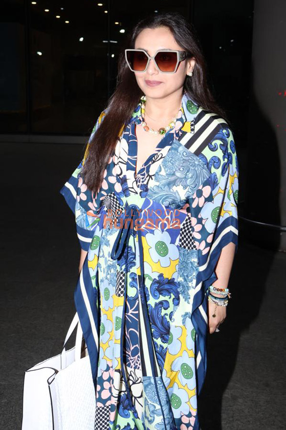 photos rani mukerji snapped at the airport 1
