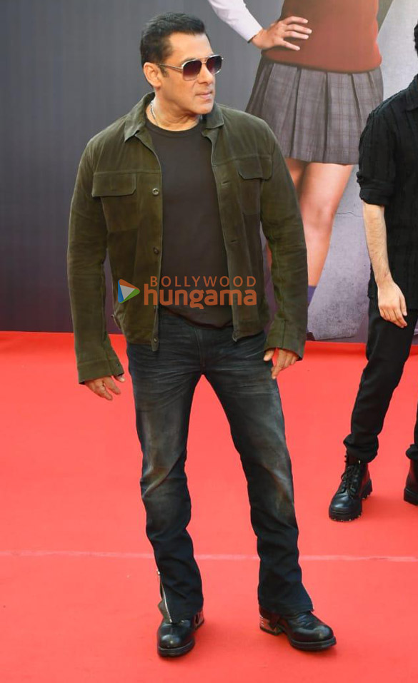 photos salman khan and others grace the trailer launch of farrey 5