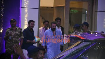 Photos: Sanjay Dutt snapped at Kalina airport