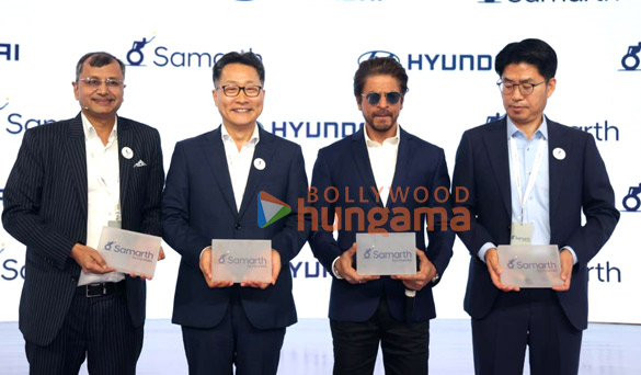 photos shah rukh khan snapped attending a hyundai event in delhi 5