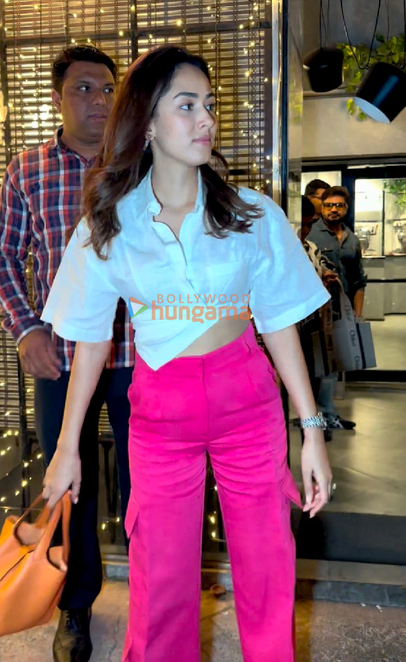 photos shahid kapoor and mira kapoor snapped at a cafe in bandra 4