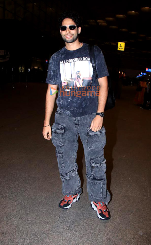 Photos: Siddhant Chaturvedi and Aditya Roy Kapur snapped at the airport