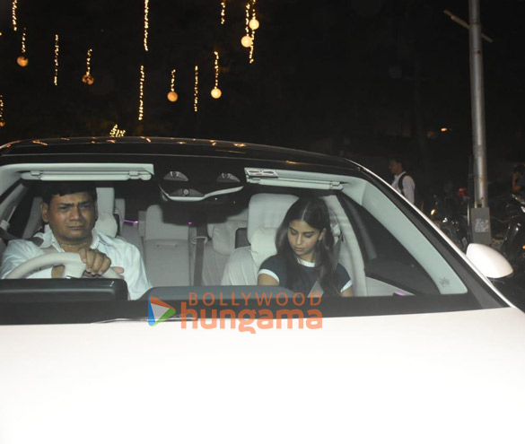 photos suhana khan snapped in bandra 1 2