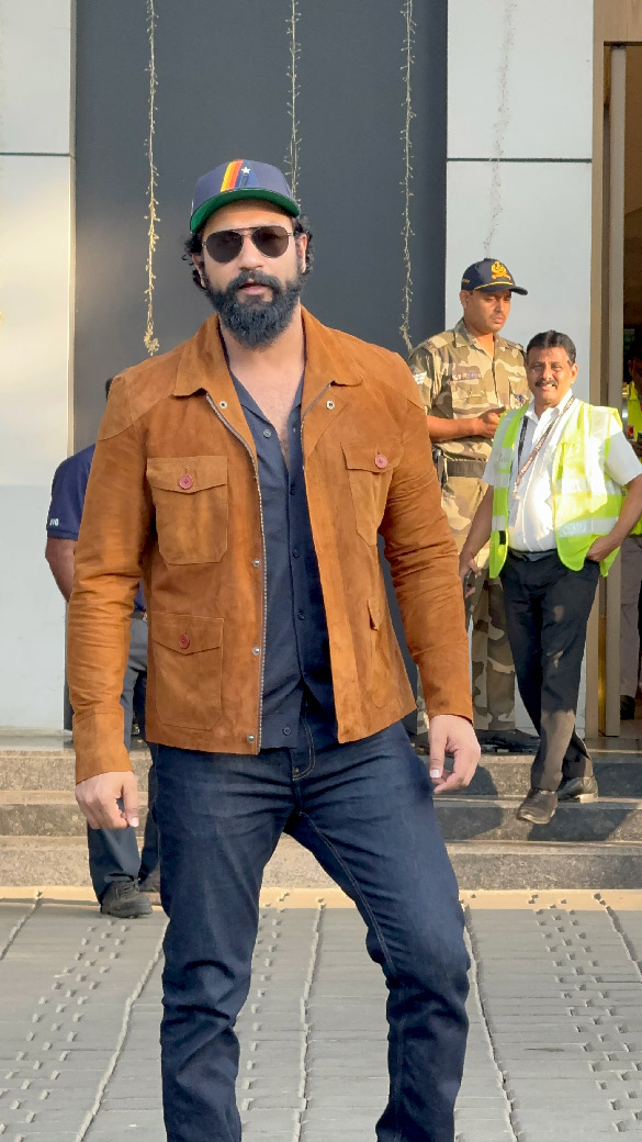 photos vicky kaushal snapped at the airport 3 4