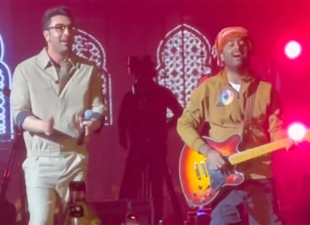 Ranbir Kapoor and Arijit Singh greet each other by bending down on knees; watch video