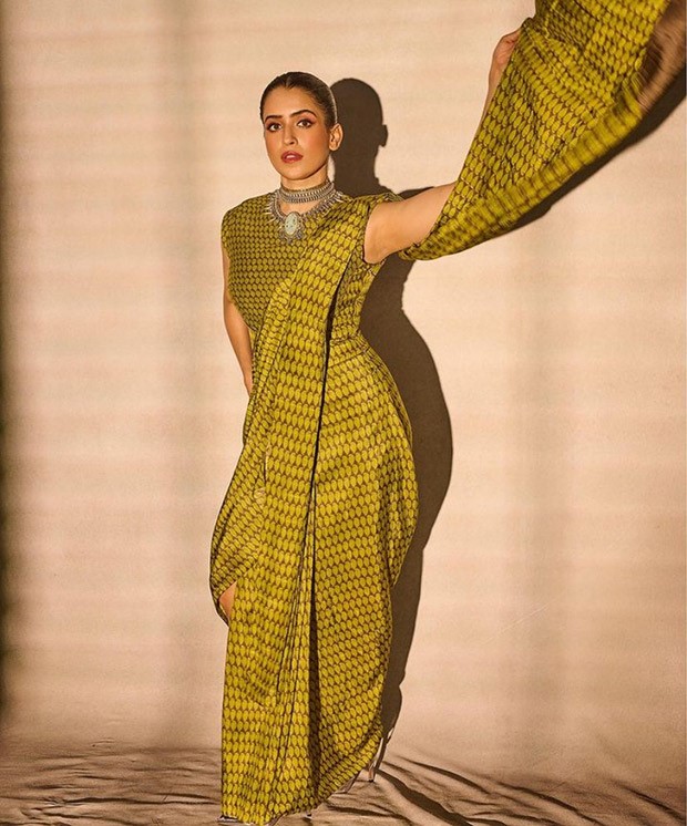 Sanya Malhotra takes the desi route in a gorgeous bright green saree for Sam Bahadur promotions