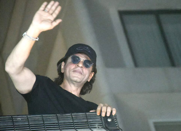 Shah Rukh Khan greets massive crowd outside Mannat on his 58th birthday; says, “I live in a dream of your love”