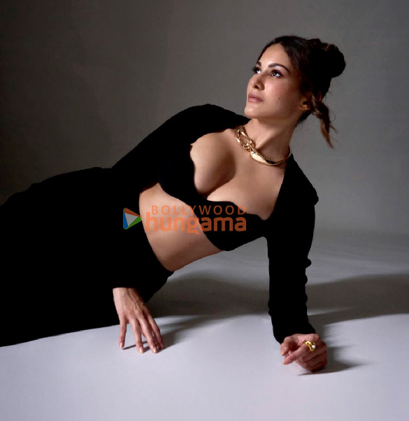 amyra dastur 2 70 2