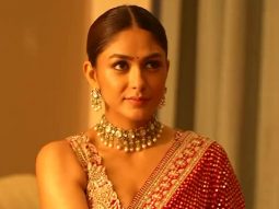 Draped in 6 yards of elegance! Mrunal Thakur