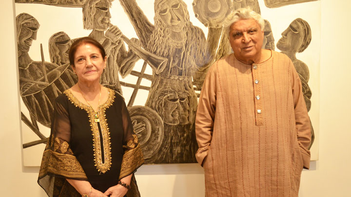 Javed Akhtar is all praises for Kiran Chopra as he visits Jehangir Art Gallery