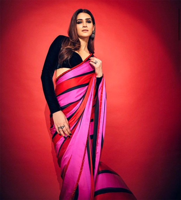 Kriti Sanon gives us a lesson in colour blocking with her vibrant saree by Manish Malhotra