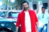 Paps go crazy as Animal aka Ranbir Kapoor makes a dashing entry