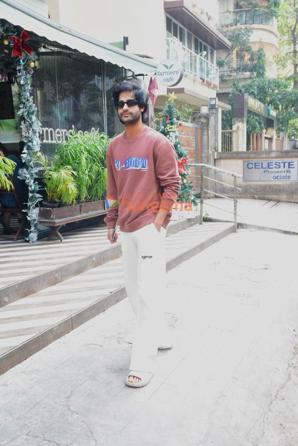 photos aman devgan snapped in bandra 4