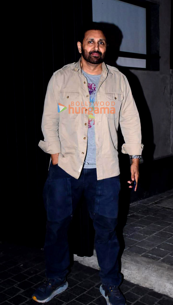 photos ananya panday adarsh gourav siddhant chaturvedi and others grace the special screening of kho gaye hum kahan 7