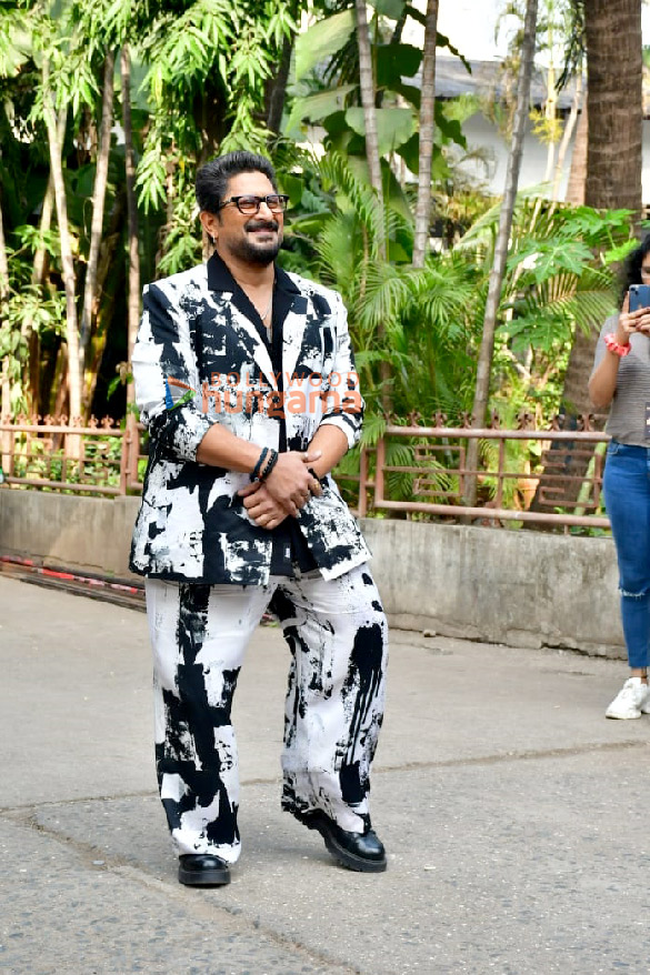 photos arshad warsi gauahar khan and meenakshi seshadri snapped on the sets of jhalak dikhhla jaa 9