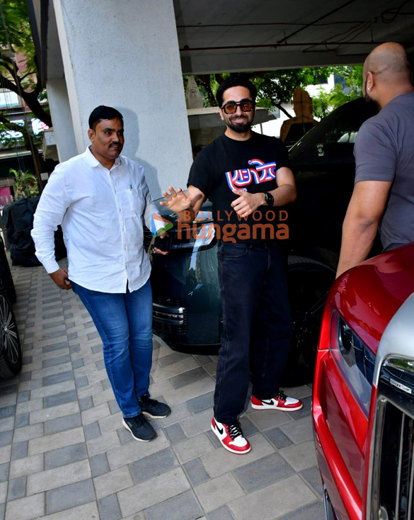 photos ayushmann khurrana snapped at t series office 4