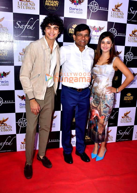 photos celebs grace the premiere of safed 5