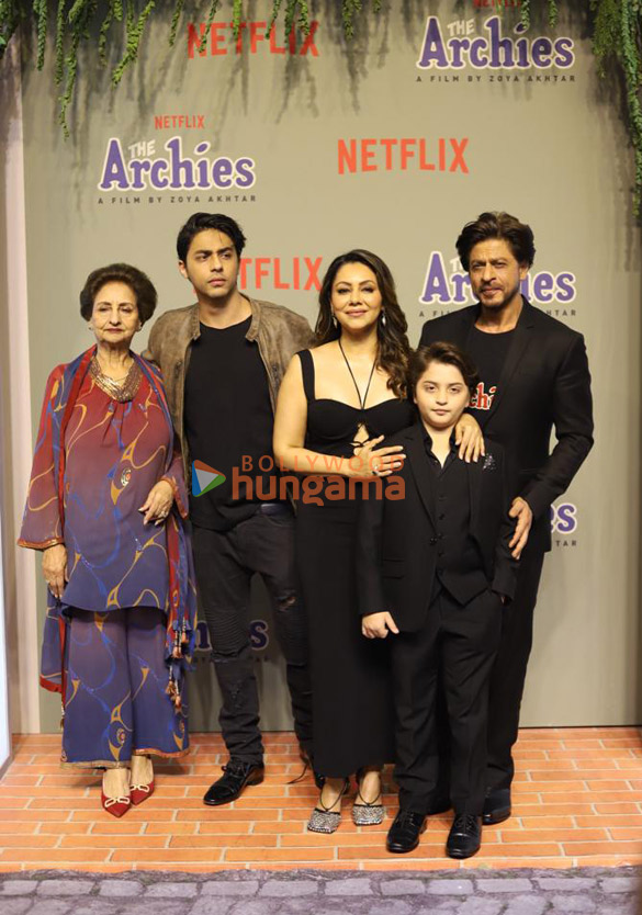 photos celebs grace the premiere of the archies 1