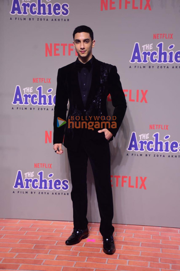 photos celebs grace the premiere of the archies 6789 12