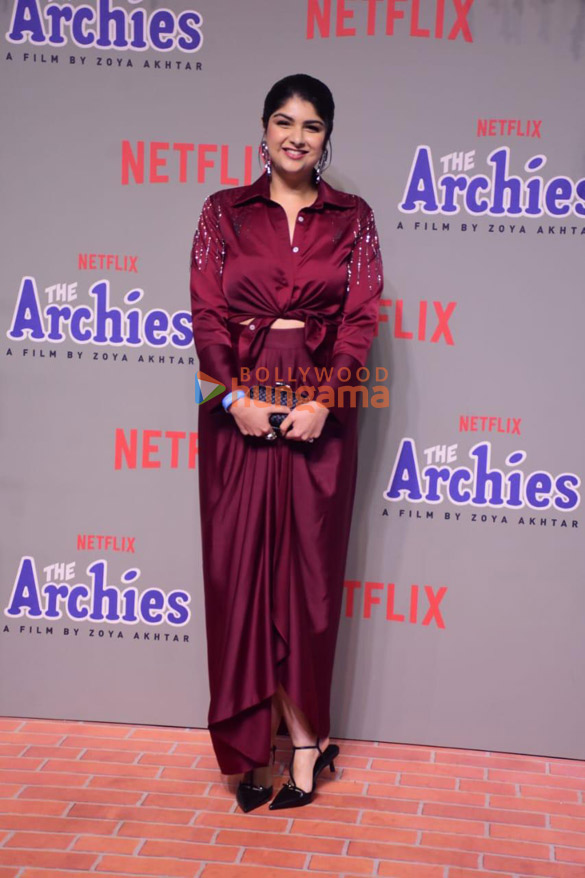 photos celebs grace the premiere of the archies 6789 15