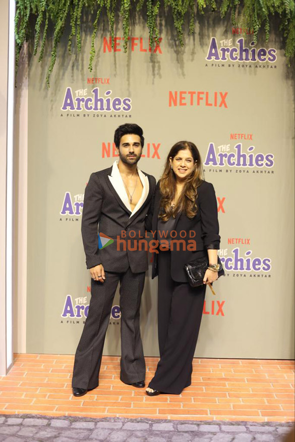 photos celebs grace the premiere of the archies 777 12