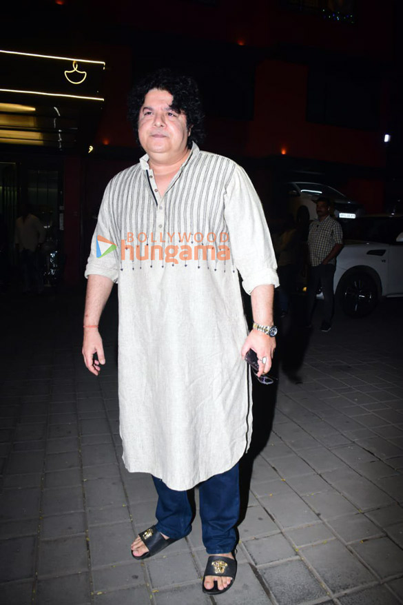 photos celebs snapped arriving at arpita khans residence 2 6