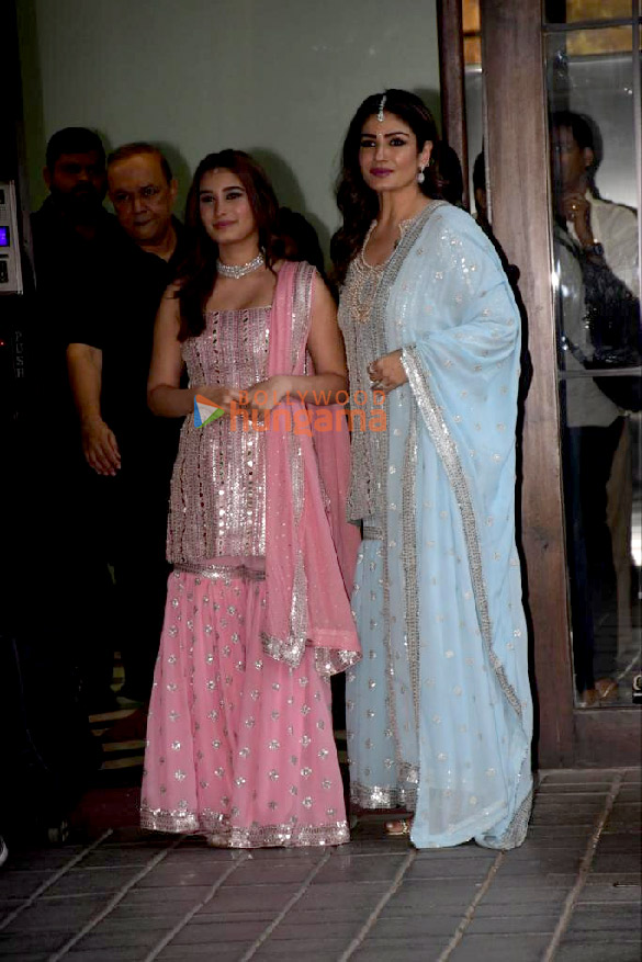 photos celebs snapped arriving at arpita khans residence1 3