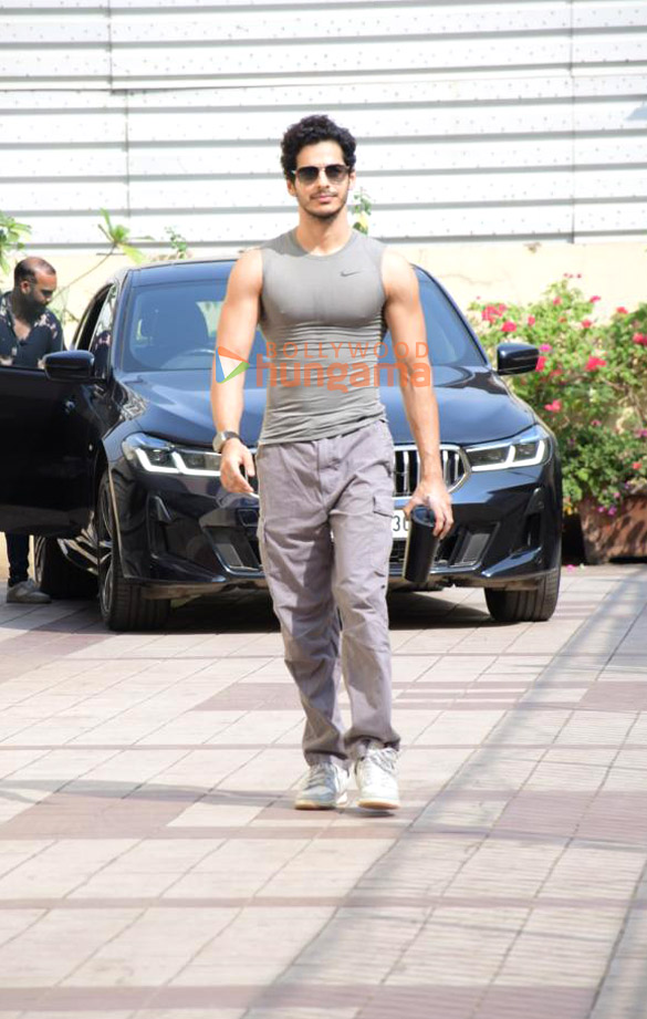 photos ishaan khatter spotted outside the gym in bandra 1