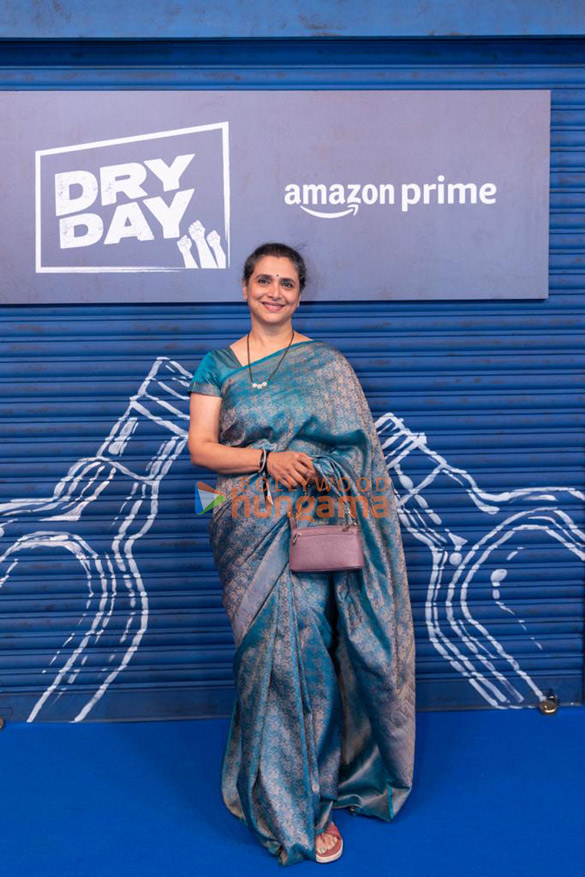 photos jitendra kumar shriya pilgaonkar annu kapoor and other celebs snapped at the screening of their film dry day 7