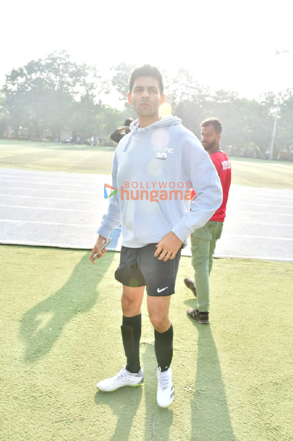 photos kartik aaryan aparshakti khurana and bunty walia snapped at an all star football match 4