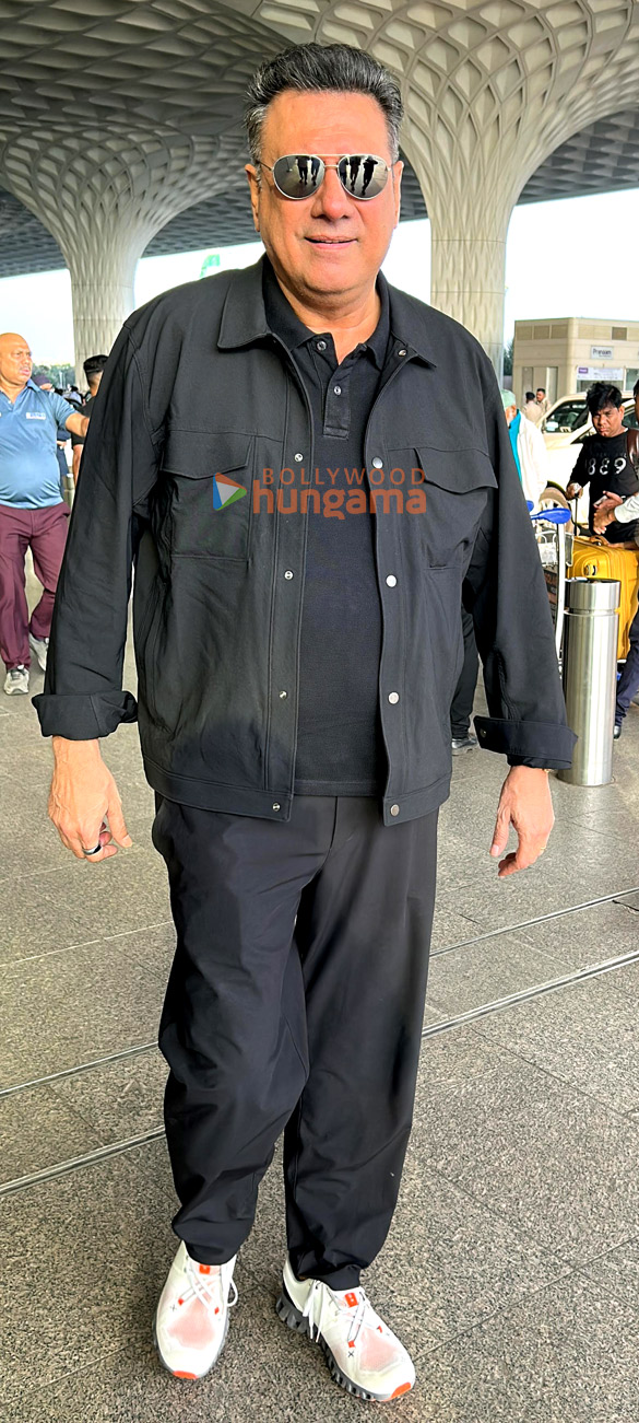 photos kriti sanon mouni roy and boman irani snapped at the airport 3