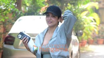 Photos: Malaika Arora snapped outside Diva Yoga in Bandra