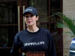 Photos: Malaika Arora spotted outside building in Khar