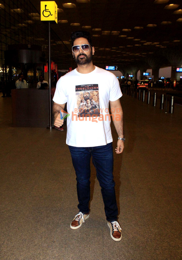 photos mohit raina snapped at the airport 2