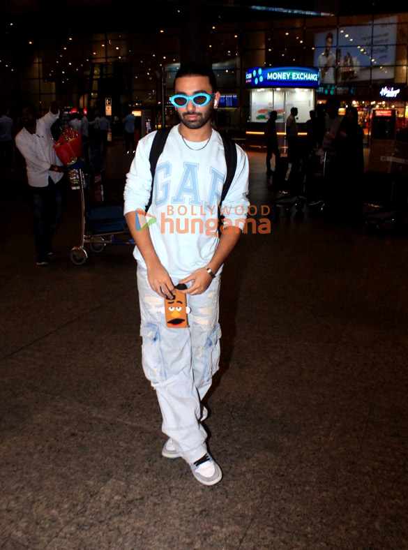 photos orhan awatramani snapped at the airport 2