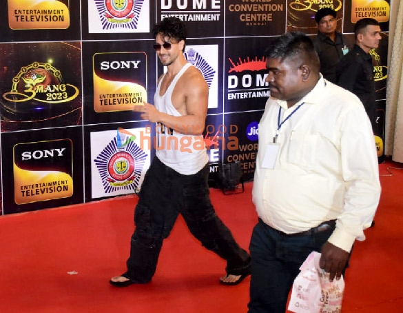 photos ranbir kapoor bobby deol kiara advani and other celebs grace umang 2023 10