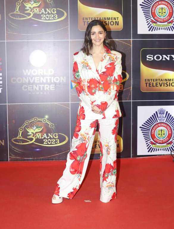 photos ranbir kapoor bobby deol kiara advani and other celebs grace umang 20231 3