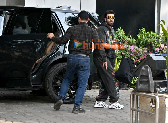 photos ranbir kapoor and alia bhatt snapped at kalina airport 3 2