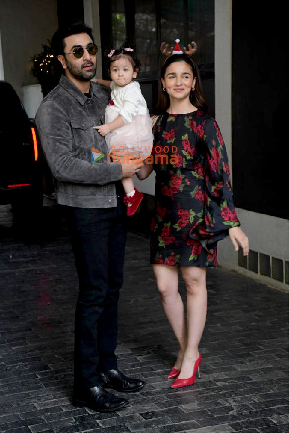 Photos: Ranbir Kapoor And Alia Bhatt Snapped With Daughter Raha ...