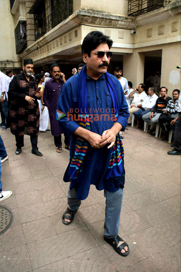 photos raza murad avtar gill sudesh bhosale and raju shrestha snapped at junior mehmoods residence 8