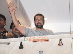 Photos: Salman Khan greets fans at Galaxy Apartments on his birthday in Bandra