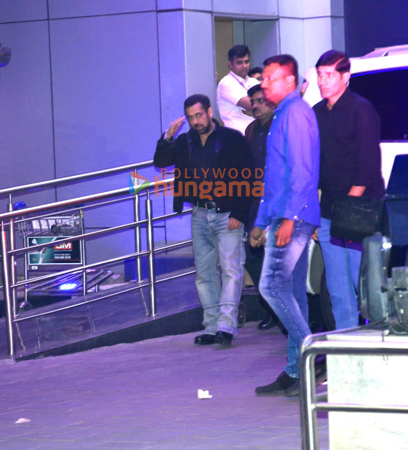 photos salman khan snapped at kalina airport 2 2