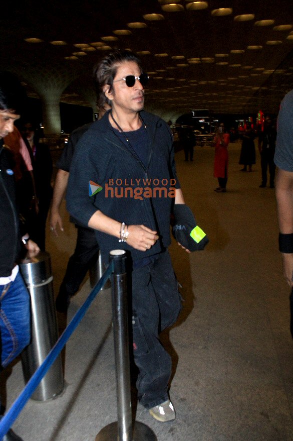 Photos: Shah Rukh Khan, Anushka Sharma, Emraan Hashmi and others snapped at the airport