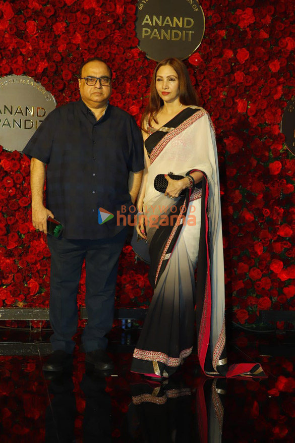 photos shah rukh khan kajol and others attend anand pandits birthday bash 99008 7