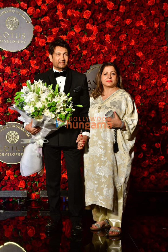 photos shah rukh khan kajol and others attend anand pandits birthday bash more 13