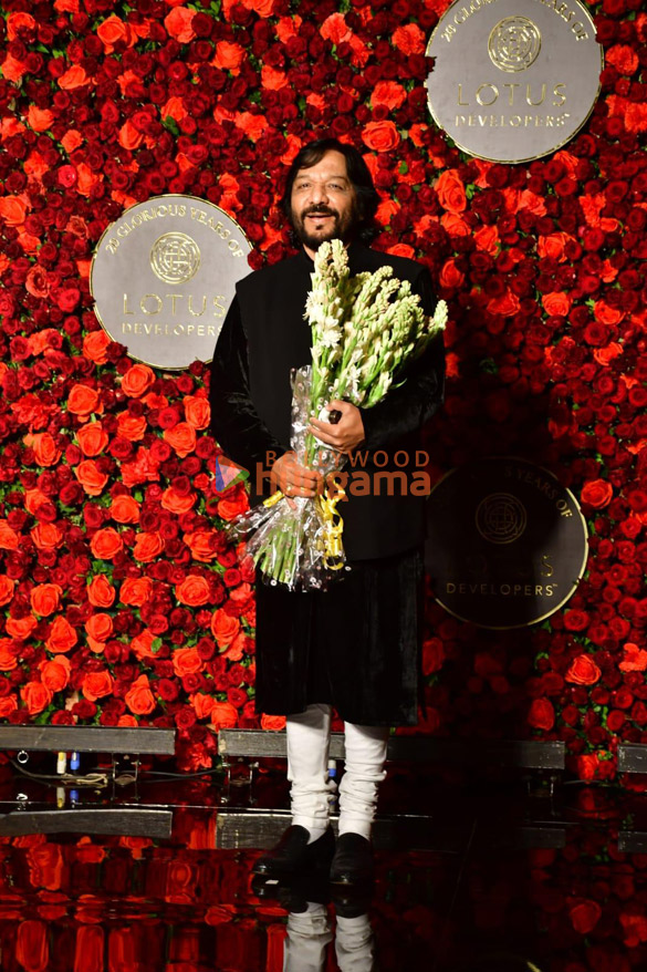 photos shah rukh khan kajol and others attend anand pandits birthday bash more 14