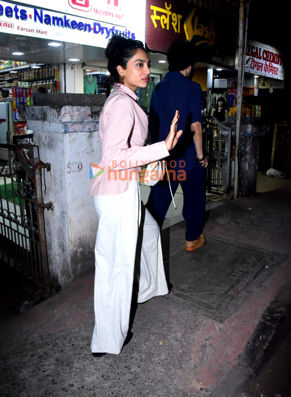 photos sobhita dhulipala snapped in bandra 2
