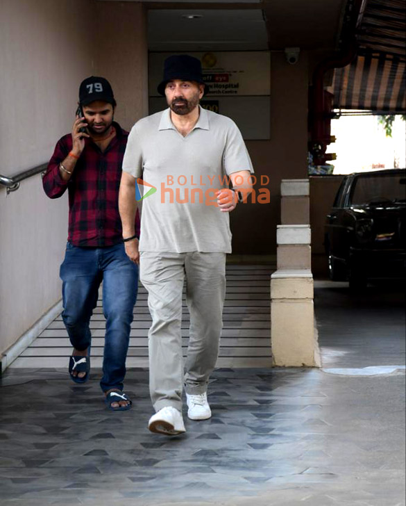 photos sunny deol and dimple kapadia spotted outside an eye clinic in bandra 1