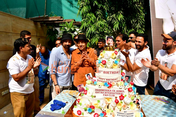 Photos: Sunny Deol celebrates Dharmendra’s 88th birthday at his house